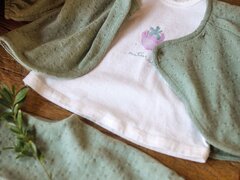 Vand stoc haine din materiale organice bebe si copii